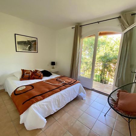 Villa Vue Mer Donnant Sur Le Golfe De St Tropez, 2 Chambres, 6 Pers, Piscine Commune Saint-Tropez Exterior photo