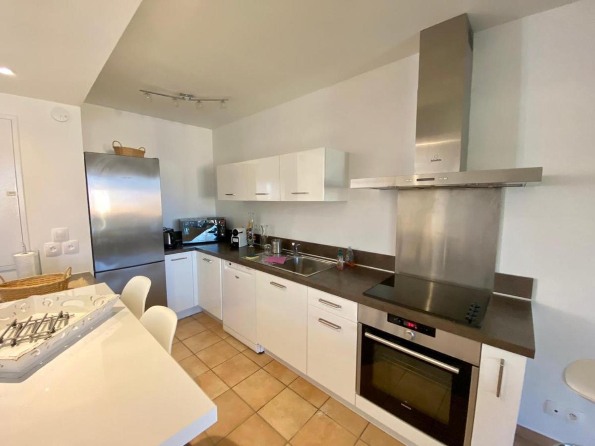 Villa Vue Mer Donnant Sur Le Golfe De St Tropez, 2 Chambres, 6 Pers, Piscine Commune Saint-Tropez Exterior photo