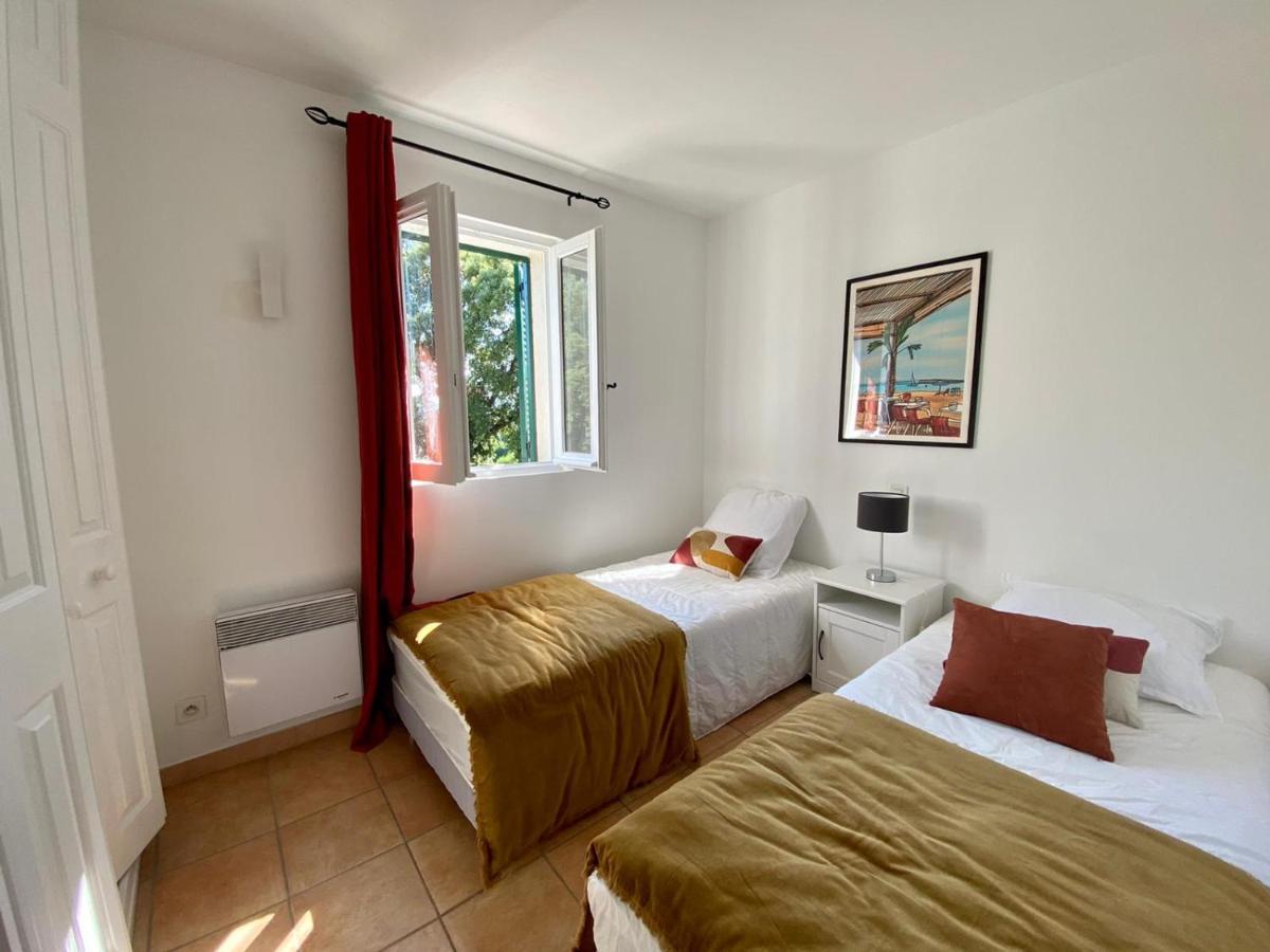 Villa Vue Mer Donnant Sur Le Golfe De St Tropez, 2 Chambres, 6 Pers, Piscine Commune Saint-Tropez Exterior photo