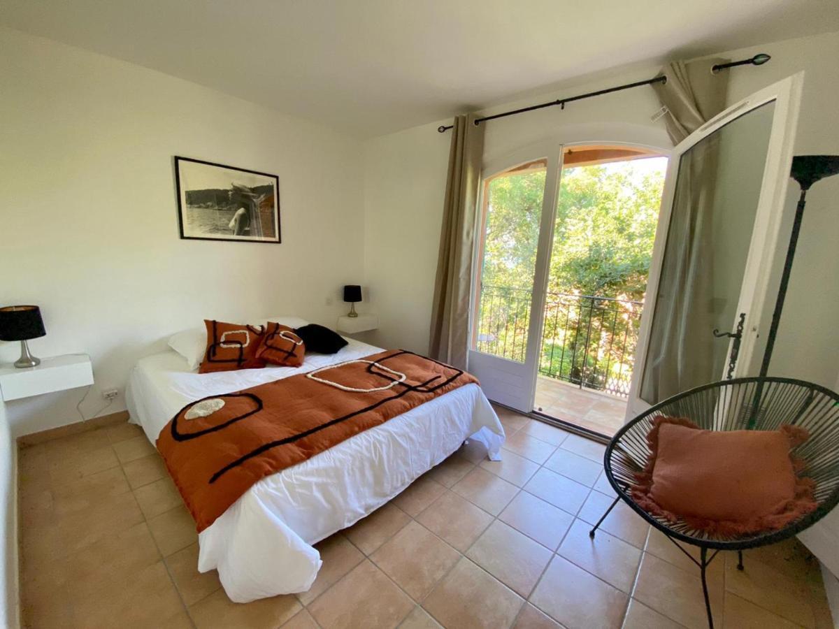 Villa Vue Mer Donnant Sur Le Golfe De St Tropez, 2 Chambres, 6 Pers, Piscine Commune Saint-Tropez Exterior photo