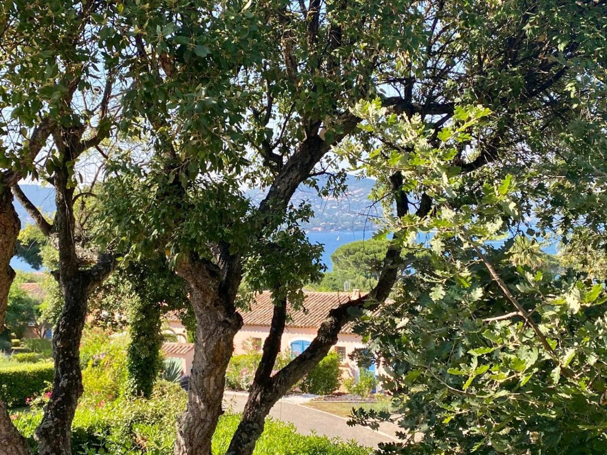 Villa Vue Mer Donnant Sur Le Golfe De St Tropez, 2 Chambres, 6 Pers, Piscine Commune Saint-Tropez Exterior photo