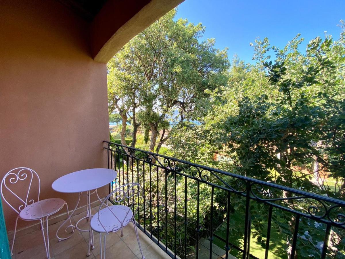 Villa Vue Mer Donnant Sur Le Golfe De St Tropez, 2 Chambres, 6 Pers, Piscine Commune Saint-Tropez Exterior photo